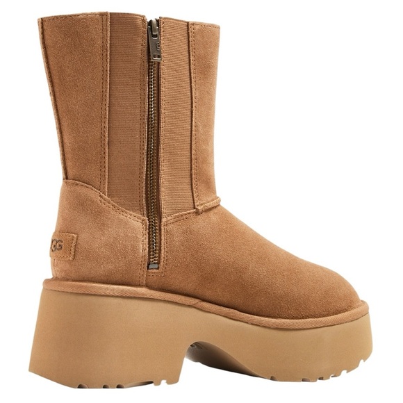 NWT  UGG Women's Classic
Twin Seam New Heights Boots w inside zip - Picture 4 of 8